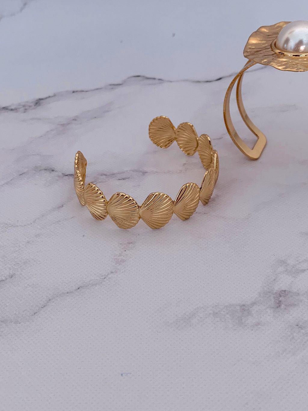 Brazalete caracolas