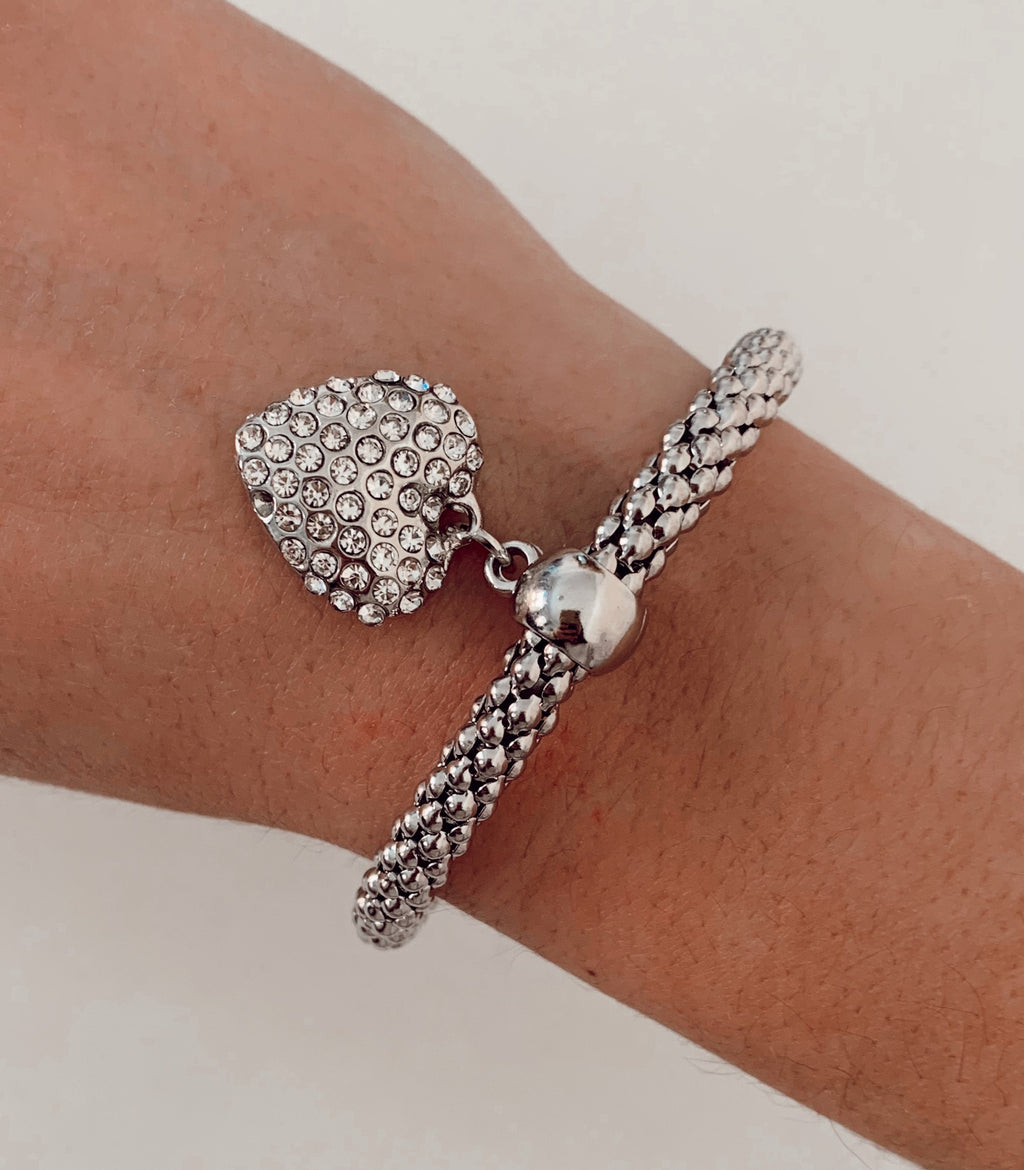 Pulsera plateada cora