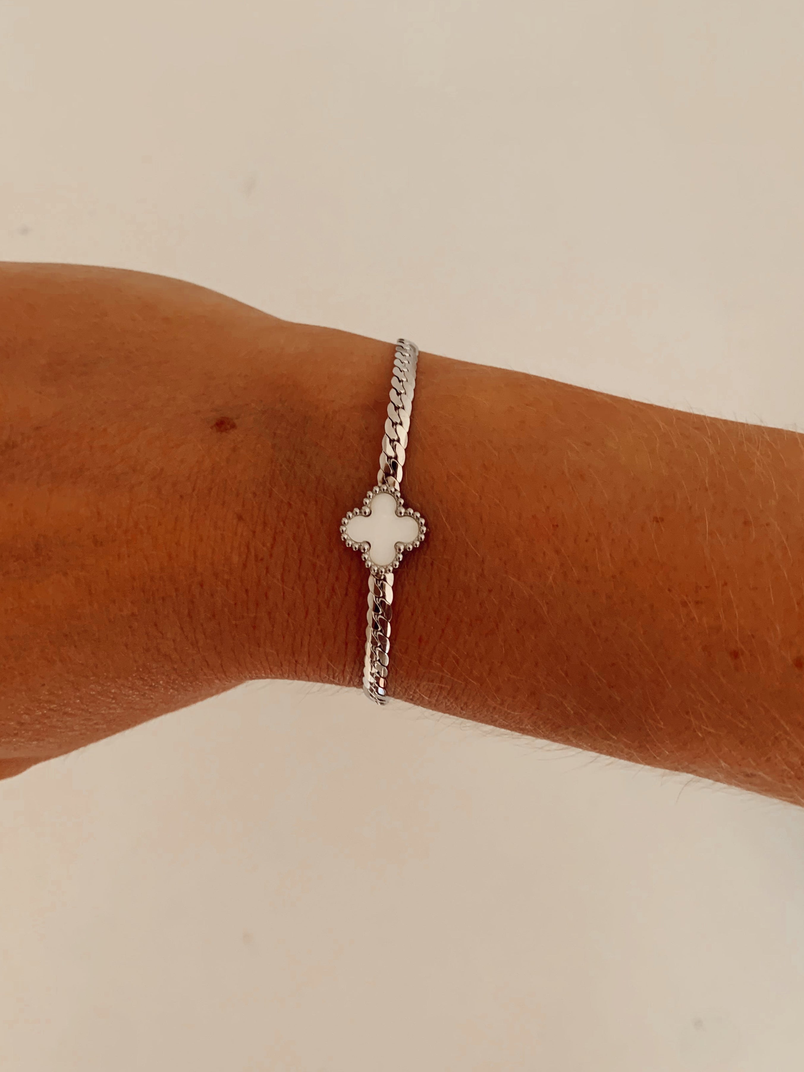 Pulsera acero trebol