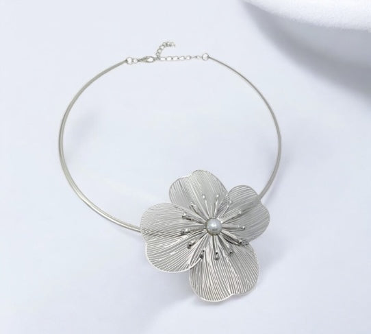 Gargantilla flor