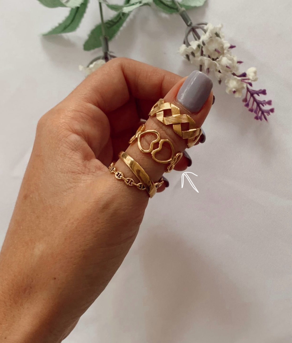 Anillo dorado cora