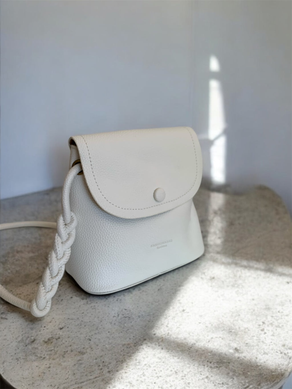 Cartera white