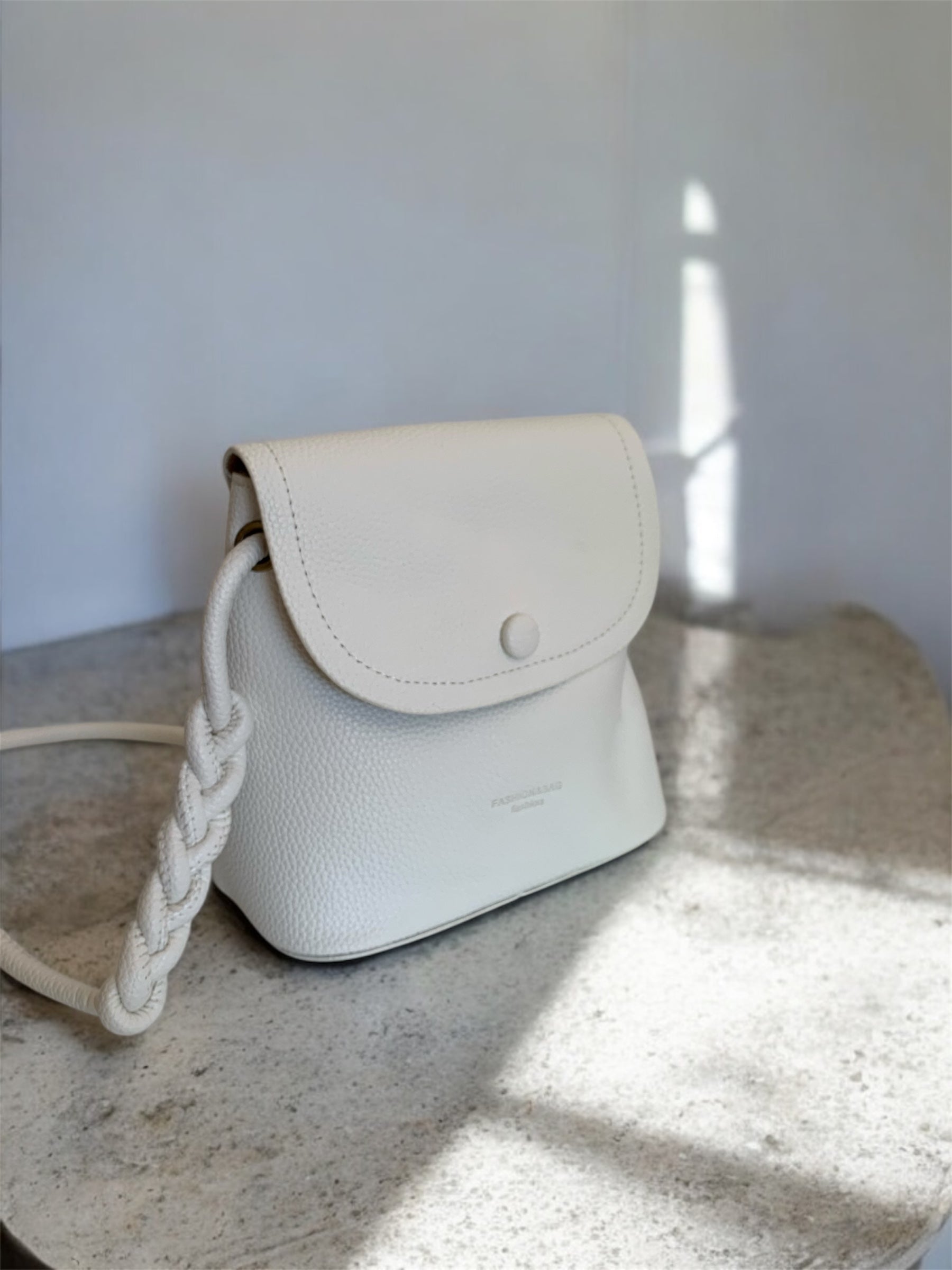 Cartera white